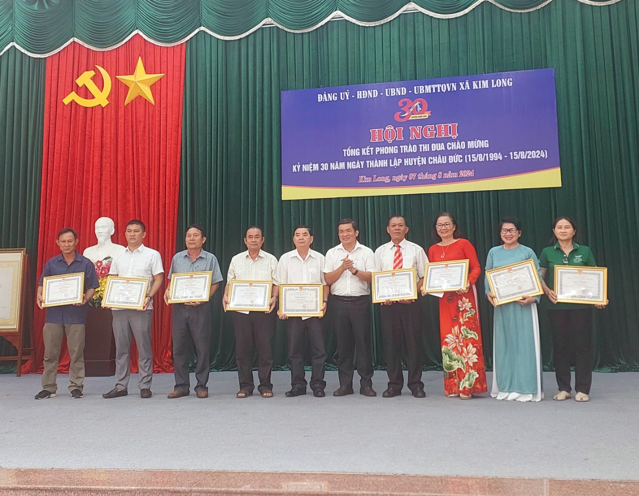 Kim Long tổ chức hội nghị tổng kết phong trào thi đua chào mừng kỷ niệm 30 năm ngày thành lập huyện 