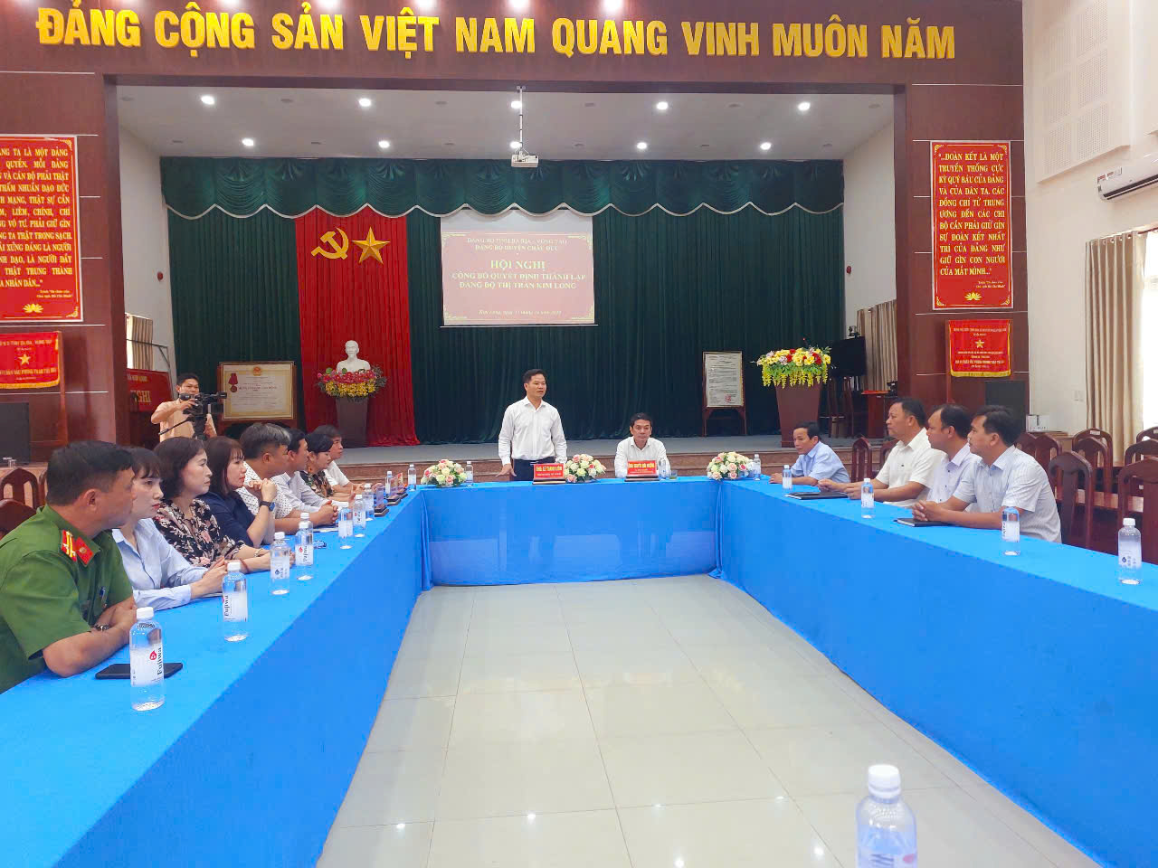 Hội nghị công bố quyết định đổi tên Đảng bộ xã Kim Long thành Đảng bộ thị trấn Kim Long