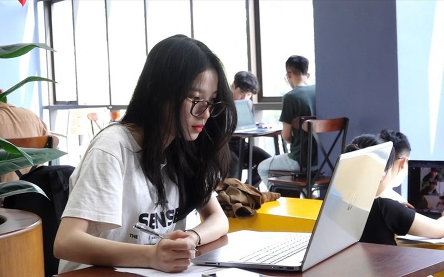 Thí sinh thử đăng ký trực tuyến dự thi tốt nghiệp THPT